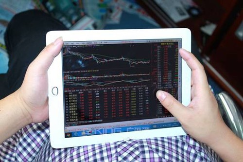 移动您的金融世界 EKING T9化身VIP“柜员”——商务信息咨询新范式